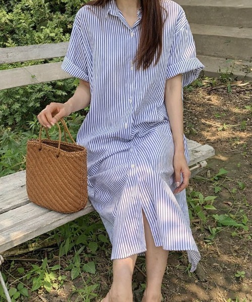 mielu（ミエル）の「ストライプロングシャツワンピース（シャツ/ブラウス・レディース・ホワイト/ブルー・MEDIUM/LARGE）」の2枚目の写真