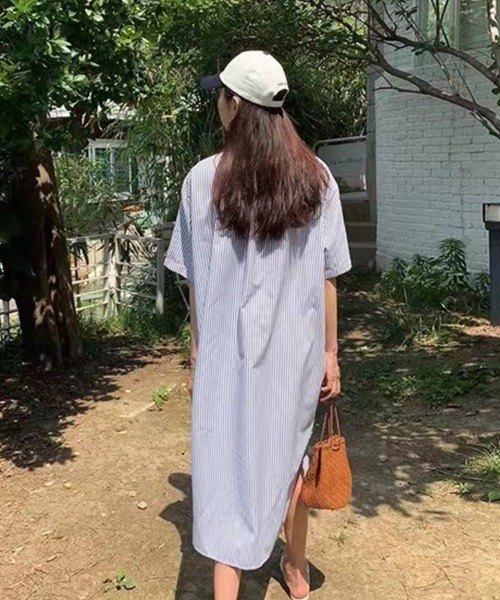 mielu（ミエル）の「ストライプロングシャツワンピース（シャツ/ブラウス・レディース・ホワイト/ブルー・MEDIUM/LARGE）」の3枚目の写真