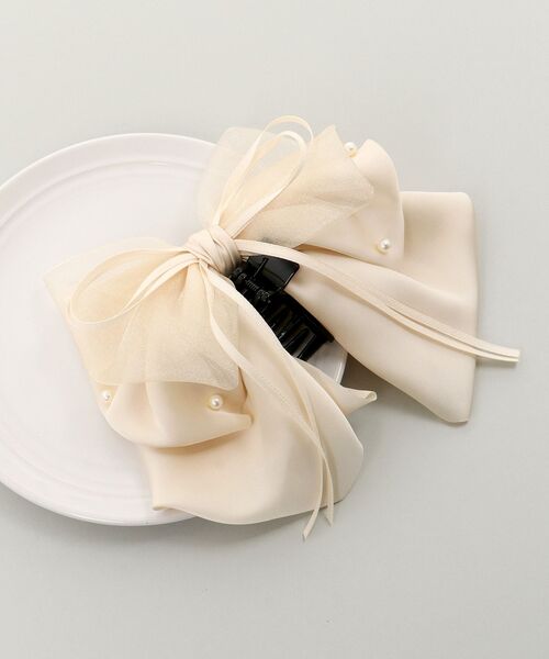 MAJESTIC LEGON（マジェスティックレゴン）の「ボリュームリボンヘアクリップ（バレッタ/ヘアクリップ・レディース・アイボリー・FREE）」の4枚目の写真