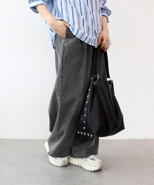 Cepica(セピカ)の「合皮×プリントリバーシブルショルダー(ショルダーバッグ・レディース・ベージュ/ブラック・FREE)」の6枚目の写真