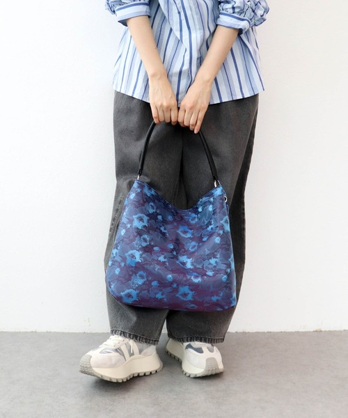Cepica(セピカ)の「合皮×プリントリバーシブルショルダー(ショルダーバッグ・レディース・ベージュ/ブラック・FREE)」の9枚目の写真