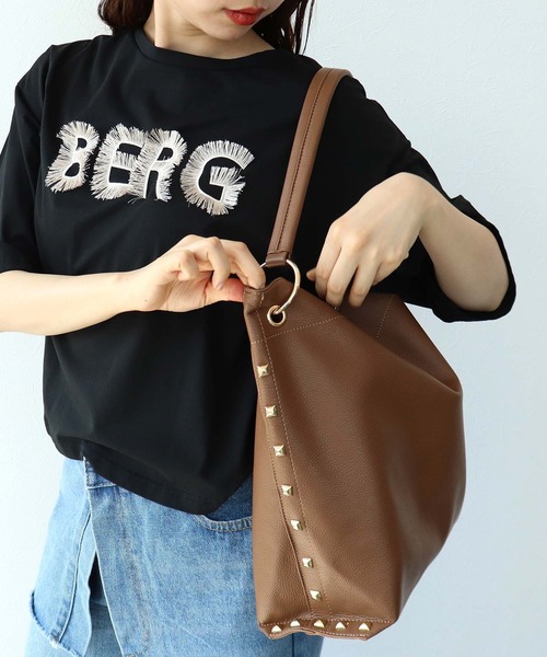 Cepica(セピカ)の「合皮×プリントリバーシブルショルダー(ショルダーバッグ・レディース・ベージュ/ブラック・FREE)」の14枚目の写真