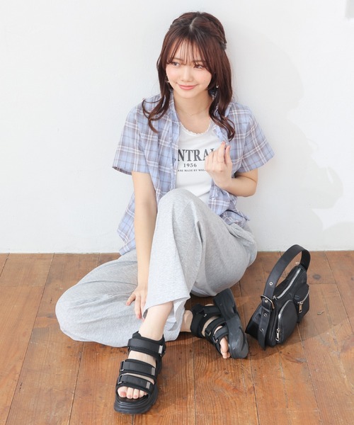 Honeys（ハニーズ）の「フード付シャツ（シャツ/ブラウス・レディース・ブルー系/ホワイト系その他/ブラウン系その他/ネイビー系/ブラック系その他/レッド系その他/ネイビー系1・L/M/S/SS）」の18枚目の写真