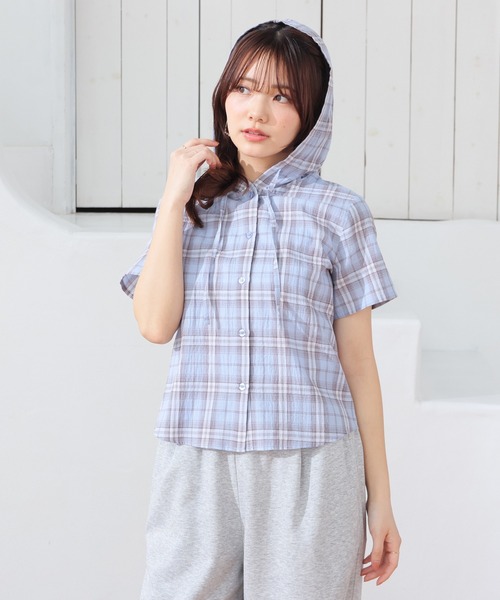 Honeys（ハニーズ）の「フード付シャツ（シャツ/ブラウス・レディース・ブルー系/ホワイト系その他/ブラウン系その他/ネイビー系/ブラック系その他/レッド系その他/ネイビー系1・L/M/S/SS）」の19枚目の写真