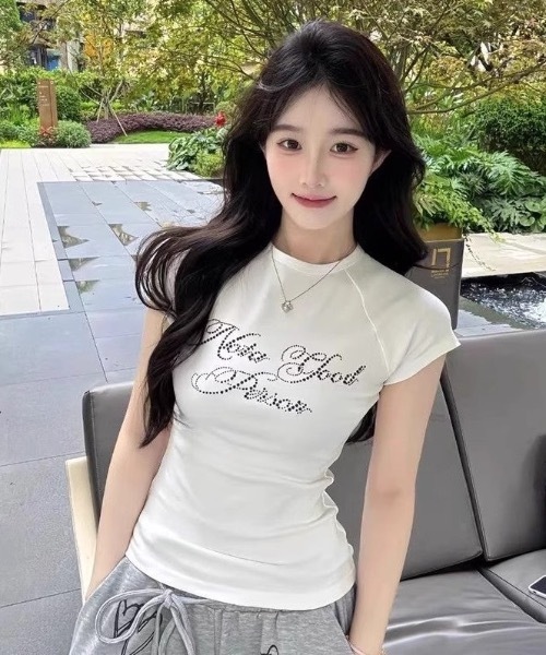 SHEPP(シープ)の「ビジューロゴコンパクトラグランTシャツ(Tシャツ/カットソー・レディース・ホワイト/ブラック・M/S)」の5枚目の写真
