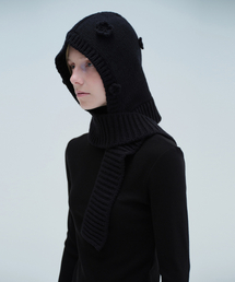 DIAGONAL（ダイアゴナル）の「APPLIQUE BALACLAVA MUFFLER (black)（ニットキャップ/ビーニー）」