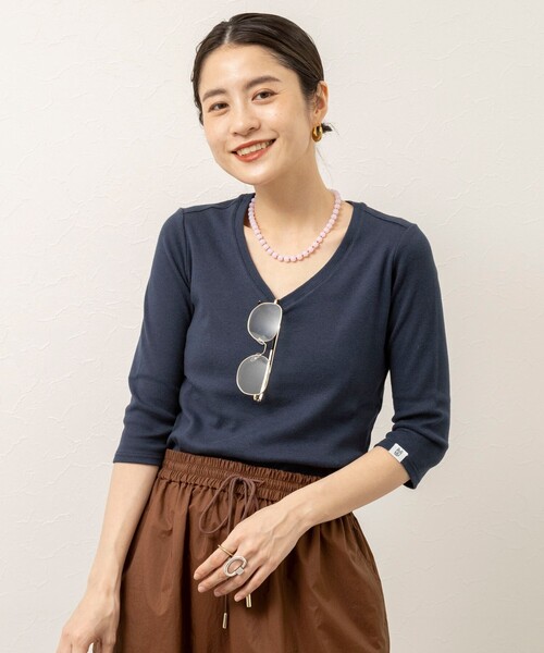 NOLLEY’S（ノーリーズ）の「【MAQWEL/マクウェル】ウォッシャブルCOTTON RIB 7分袖VネックTシャツ（Tシャツ/カットソー・レディース・ネイビー/ベビーピンク/オフホワイト・FREE）」の2枚目の写真