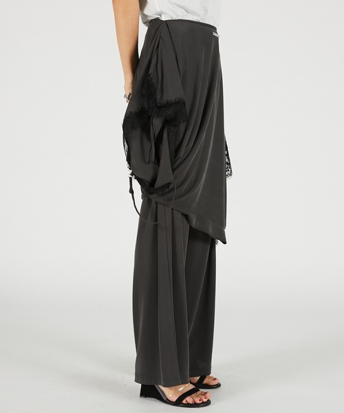 PRANK PROJECT（プランクプロジェクト）の「横向きレースワンピースパンツ / Slip Dress Layered Pants（その他パンツ・レディース・ホワイト/チャコールグレー・36/38）」の15枚目の写真