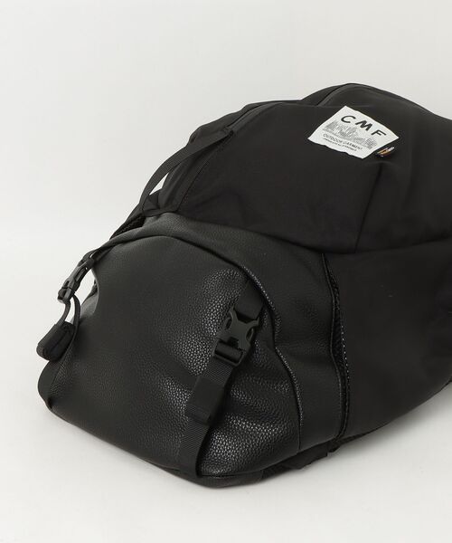 CMF OUTDOOR GARMENT（シーエムエフアウトドアガーメント）の「CMF OUTDOOR GARMENT/シーエムエフ アウトドアガーメント　WEEKENDERZ バックパック CMF2601-AC09（バックパック/リュック・メンズ・グレー/ブラック・F）」の3枚目の写真