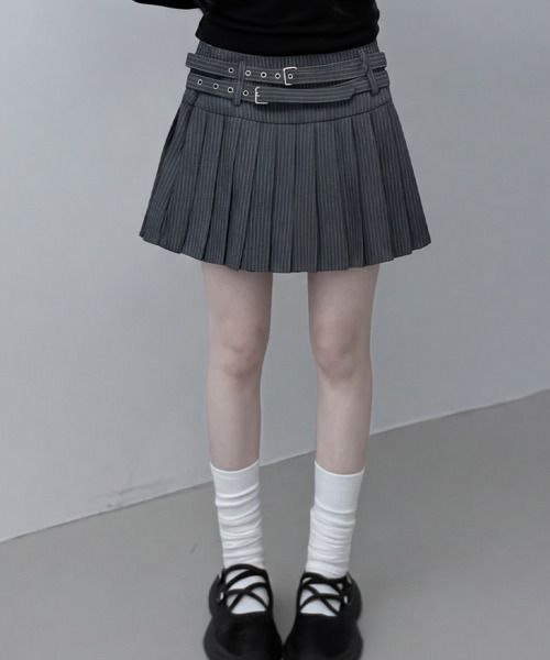VIVID LADY(ビビッドレディー)の「ダブルベルト ストライプ プリーツミニスカート(スカート・レディース・グレー・MEDIUM/SMALL)」の9枚目の写真