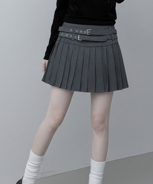 VIVID LADY(ビビッドレディー)の「ダブルベルト ストライプ プリーツミニスカート(スカート・レディース・グレー・MEDIUM/SMALL)」の8枚目の写真