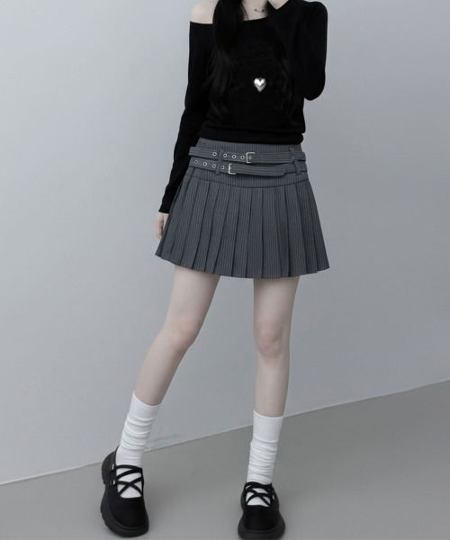 VIVID LADY(ビビッドレディー)の「ダブルベルト ストライプ プリーツミニスカート(スカート・レディース・グレー・MEDIUM/SMALL)」の7枚目の写真