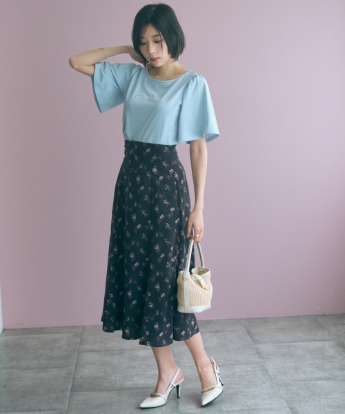 marun(マルン)の「<大きいサイズ>パール調パーツ付ロゴ刺しゅうTシャツ marun(Tシャツ/カットソー・レディース・サックスブルー/ネイビー・5L/4L/3L/LL/L)」の19枚目の写真