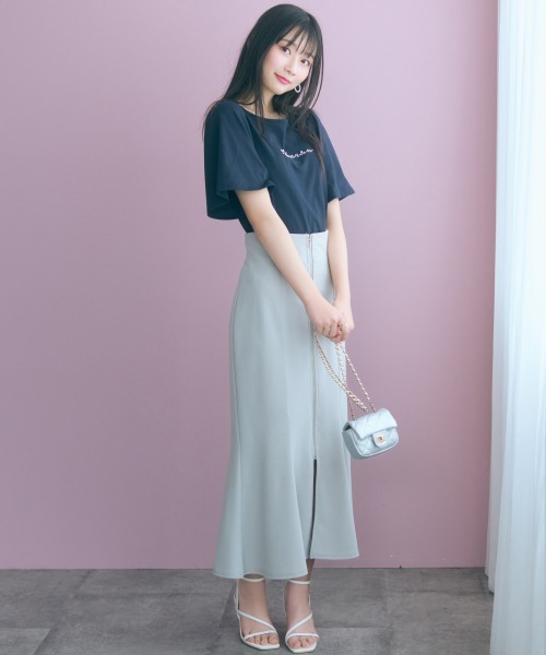 marun(マルン)の「<大きいサイズ>パール調パーツ付ロゴ刺しゅうTシャツ marun(Tシャツ/カットソー・レディース・サックスブルー/ネイビー・5L/4L/3L/LL/L)」の13枚目の写真