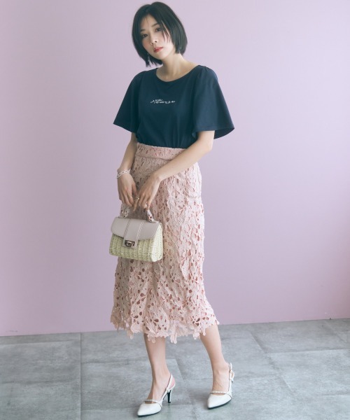 marun(マルン)の「<大きいサイズ>パール調パーツ付ロゴ刺しゅうTシャツ marun(Tシャツ/カットソー・レディース・サックスブルー/ネイビー・5L/4L/3L/LL/L)」の8枚目の写真