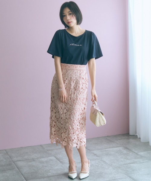marun(マルン)の「<大きいサイズ>パール調パーツ付ロゴ刺しゅうTシャツ marun(Tシャツ/カットソー・レディース・サックスブルー/ネイビー・5L/4L/3L/LL/L)」の9枚目の写真