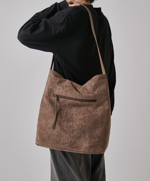Un coeur（アンクール）の「【Un coeur】SUEDE DRAPE 2WAY TOTE（トートバッグ・メンズ・グレー/キャメル・FREE）」の21枚目の写真