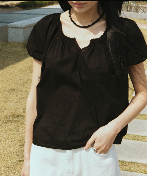 JULIAPEPE(ジュリアペペ)の「Amy Shirring Puff Blouse (Black)(シャツ/ブラウス・レディース・その他・FREE)」の2枚目の写真