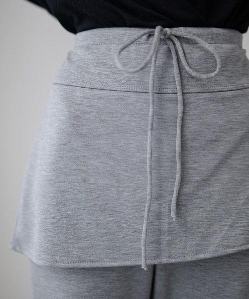 DAYRA(デイラ)の「サイド スリット スカート付き フレア スウェット パンツ(スウェットパンツ・レディース・ネイビー/ダークグレー/ブラック・L/M)」の4枚目の写真