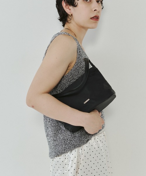 VION(ヴィオン)の「ミニナイロンショルダーバッグ / Mini Nylon Shoulder Bag(ショルダーバッグ・レディース・ブラウン/ブラック/ボルドー・FREE)」の7枚目の写真
