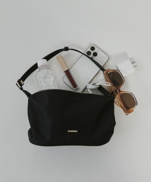 VION(ヴィオン)の「ミニナイロンショルダーバッグ / Mini Nylon Shoulder Bag(ショルダーバッグ・レディース・ブラウン/ブラック/ボルドー・FREE)」の5枚目の写真