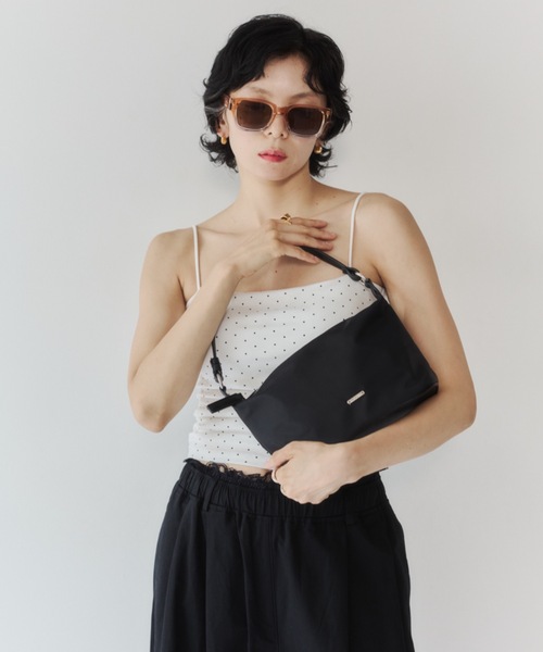 VION(ヴィオン)の「ミニナイロンショルダーバッグ / Mini Nylon Shoulder Bag(ショルダーバッグ・レディース・ブラウン/ブラック/ボルドー・FREE)」の14枚目の写真