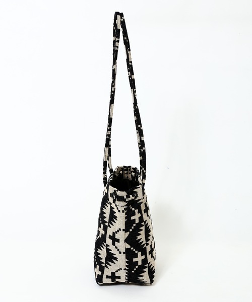 PENDLETON(ペンドルトン)の「PENDLETON ペンドルトン SPIDER ROCK GOBELINS BUCKET BAG スパイダーロック ゴブラン バケットバッグ(ショルダーバッグ・レディース・ブラック/ブルー・FREE)」の12枚目の写真