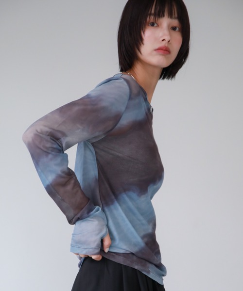VACANCY(ヴァカンシー)の「アート柄シアーインナー(Tシャツ/カットソー・レディース・ダークブルー/マスタード/ブラック/ブラウン/パープル/ブルー/グリーン/レッド・FREE)」の10枚目の写真