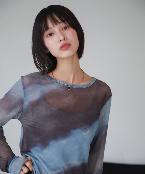 VACANCY(ヴァカンシー)の「アート柄シアーインナー(Tシャツ/カットソー・レディース・ダークブルー/マスタード/ブラック/ブラウン/パープル/ブルー/グリーン/レッド・FREE)」の11枚目の写真