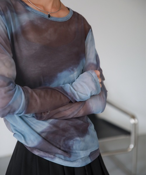 VACANCY(ヴァカンシー)の「アート柄シアーインナー(Tシャツ/カットソー・レディース・ダークブルー/マスタード/ブラック/ブラウン/パープル/ブルー/グリーン/レッド・FREE)」の12枚目の写真