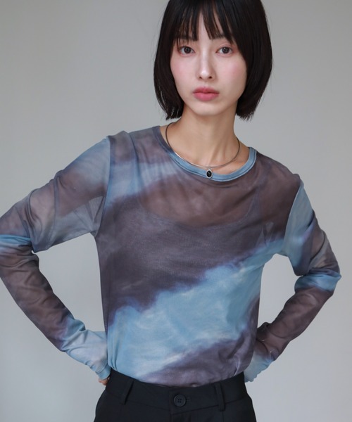 VACANCY(ヴァカンシー)の「アート柄シアーインナー(Tシャツ/カットソー・レディース・ダークブルー/マスタード/ブラック/ブラウン/パープル/ブルー/グリーン/レッド・FREE)」の16枚目の写真