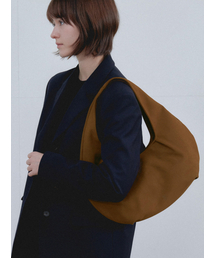 ACOC（アコック）の「Interview M Bag_Suede Camel（ショルダーバッグ）」