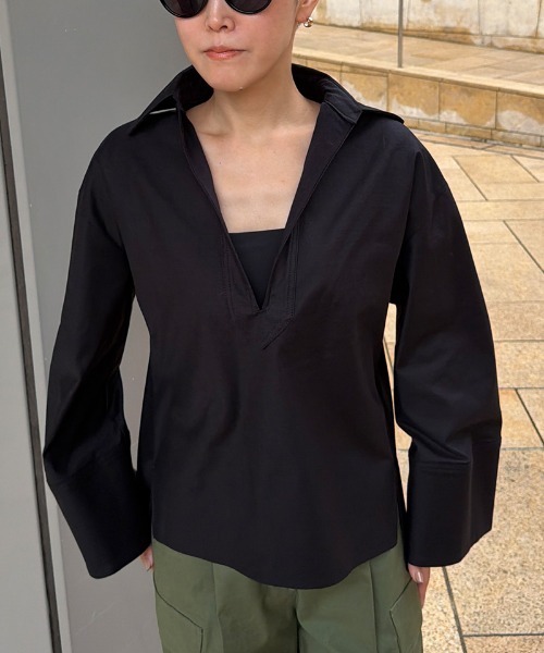 JENNE(ジェンヌ)の「日本製フォルムスリーブシャツ<オーガニックコットン>(シャツ/ブラウス・レディース・カーキ/ブラック・SMALL/LARGE/MEDIUM)」の4枚目の写真