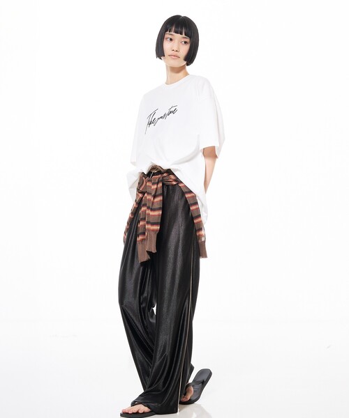 NOMINE(ノミネ)の「ロゴプリント オーバーサイズ Tシャツ|2タイプ(Tシャツ/カットソー・レディース・ブラウン系その他/チャコールグレー/ブラック/ブラウン系その他2/ホワイト系その他2/ホワイト系その他・フリー)」の12枚目の写真