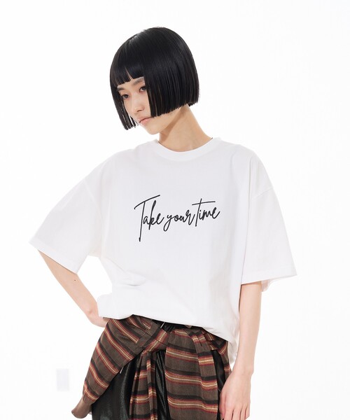 NOMINE(ノミネ)の「ロゴプリント オーバーサイズ Tシャツ|2タイプ(Tシャツ/カットソー・レディース・ブラウン系その他/チャコールグレー/ブラック/ブラウン系その他2/ホワイト系その他2/ホワイト系その他・フリー)」の13枚目の写真