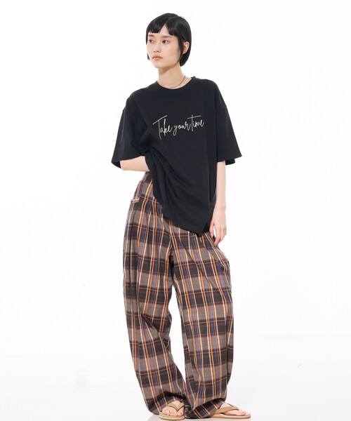 NOMINE(ノミネ)の「ロゴプリント オーバーサイズ Tシャツ|2タイプ(Tシャツ/カットソー・レディース・ブラウン系その他/チャコールグレー/ブラック/ブラウン系その他2/ホワイト系その他2/ホワイト系その他・フリー)」の22枚目の写真