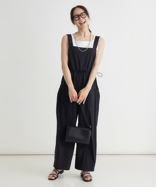 HONEYSUCKLE ROSE(ハニーサックルローズ)の「ウエストドロストサロペット(サロペット/オーバーオール・レディース・ブラック/カーキ・04/05)」の1枚目の写真