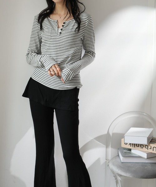 2ly2(トゥーリートゥー)の「ナチュラルスタイル◎ボーダー柄ヘンリーネックトップス(Tシャツ/カットソー・レディース・ホワイト/ライトグレー/ブラック/ベージュ・FREE/S/M)」の8枚目の写真