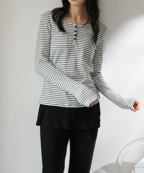 2ly2(トゥーリートゥー)の「ナチュラルスタイル◎ボーダー柄ヘンリーネックトップス(Tシャツ/カットソー・レディース・ホワイト/ライトグレー/ブラック/ベージュ・FREE/S/M)」の16枚目の写真