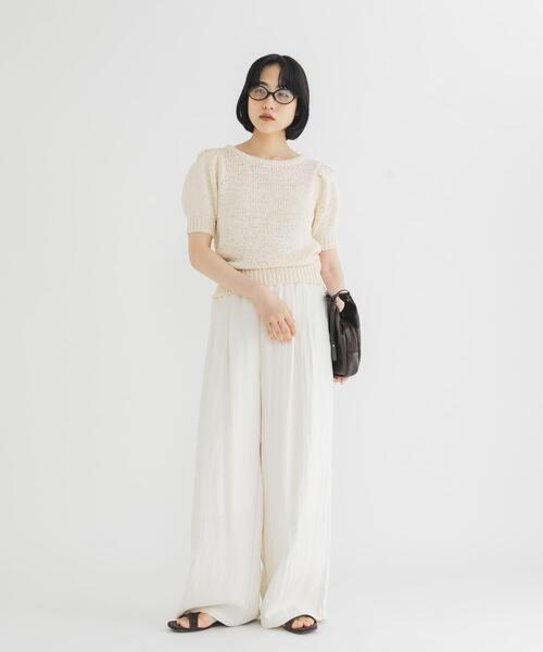 KBF(ケイビーエフ)の「テープヤーンパフスリーブニット(ニット/セーター・レディース・アイボリー/ブラック・ONE)」の7枚目の写真