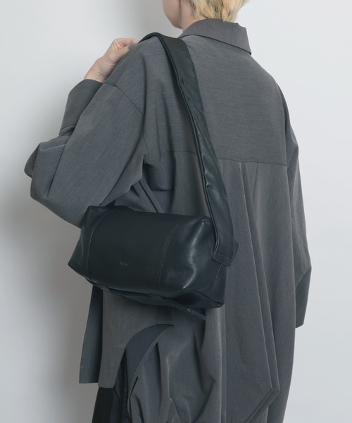 YArKA（ヤーカ）の「【YArKA/ヤーカ】real leather rectangle style 2way bag [bbws4] / リアルレザー横長長方形2wayバッグ（ショルダーバッグ・レディース・ブラック・FREE）」の5枚目の写真