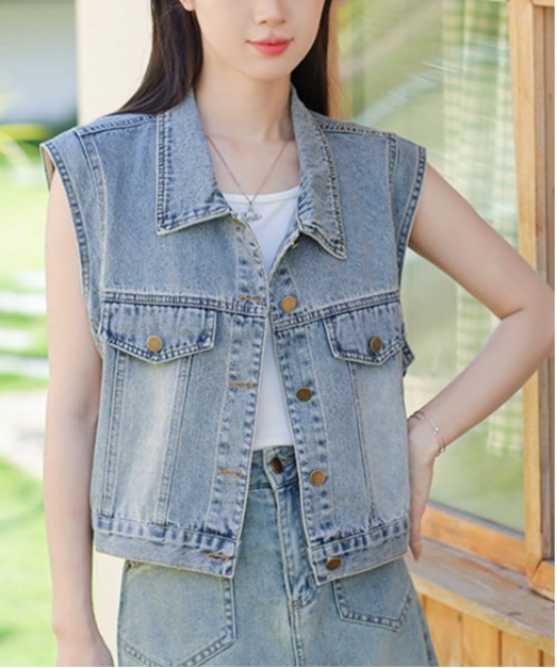 &soiree(アンドソワレ)の「ポケット付きデニムベスト(ベスト・レディース・ブルー・X-LARGE/LARGE/MEDIUM/SMALL)」の1枚目の写真