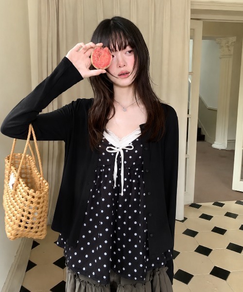 Achic（アシック）の「2点セット  レースリボンドットキャミ×カーディガン（Tシャツ/カットソー・レディース・ブラック/ホワイト・M）」の3枚目の写真