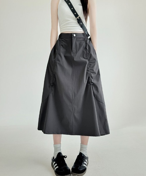&soiree(アンドソワレ)の「ドロストパンツ風Aラインスカート(スカート・レディース・オリーブ/グレー/ブラック・X-LARGE/LARGE/MEDIUM/SMALL)」の3枚目の写真