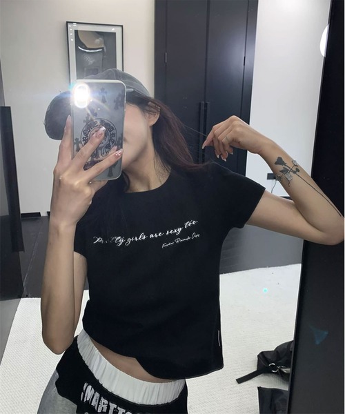 Girly Doll(ガーリードール)の「レタリングロゴTシャツ(Tシャツ/カットソー・レディース・グレー/ブラック・L/M)」の3枚目の写真
