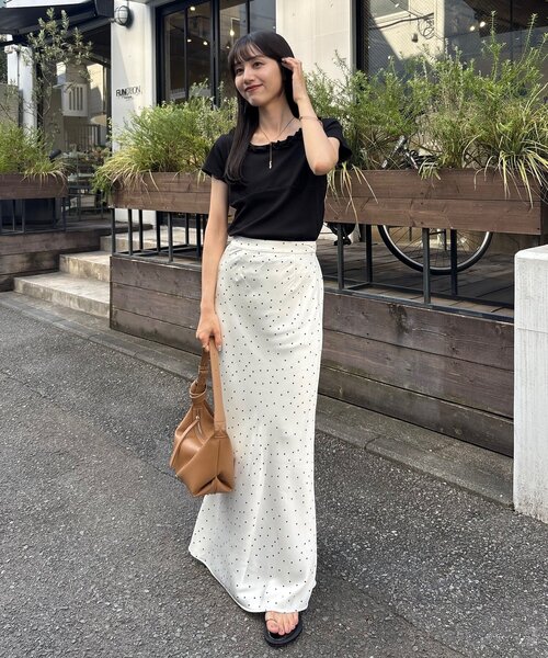 CAPRICIEUX LE'MAGE(カプリシューレマージュ)の「フリルネックリブT(Tシャツ/カットソー・レディース・ライトベージュ/チャコールグレー/ブラック・FREE)」の9枚目の写真