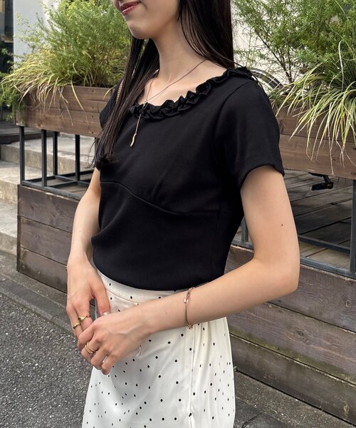 CAPRICIEUX LE'MAGE(カプリシューレマージュ)の「フリルネックリブT(Tシャツ/カットソー・レディース・ライトベージュ/チャコールグレー/ブラック・FREE)」の12枚目の写真