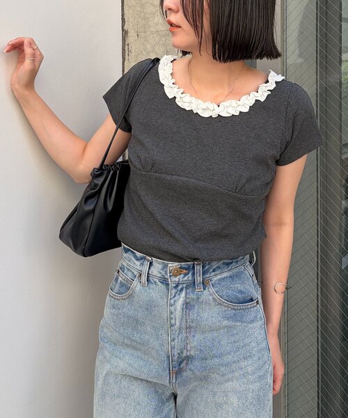 CAPRICIEUX LE'MAGE(カプリシューレマージュ)の「フリルネックリブT(Tシャツ/カットソー・レディース・ライトベージュ/チャコールグレー/ブラック・FREE)」の22枚目の写真