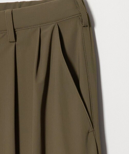 UNITED ARROWS(ユナイテッドアローズ)の「ナイロン/ポリウレタン エコニール 2プリーツ パンツ タテヨコストレッチ(その他パンツ・メンズ・ブラック/モカ・XL/M/S/L)」の15枚目の写真