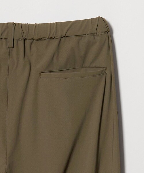 UNITED ARROWS(ユナイテッドアローズ)の「ナイロン/ポリウレタン エコニール 2プリーツ パンツ タテヨコストレッチ(その他パンツ・メンズ・ブラック/モカ・XL/M/S/L)」の16枚目の写真